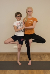 Mädchenyoga